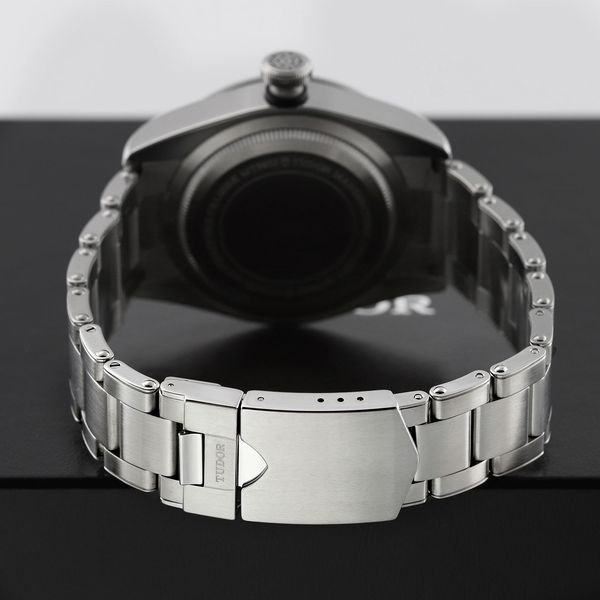 Tudor Black Bay M79230N-0009